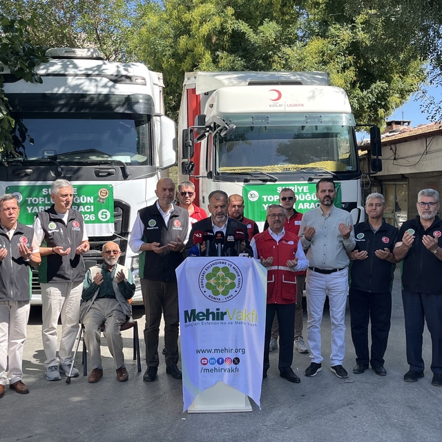 Konya'dan Suriye'ye toplu düğün yardım araçları uğurlandı