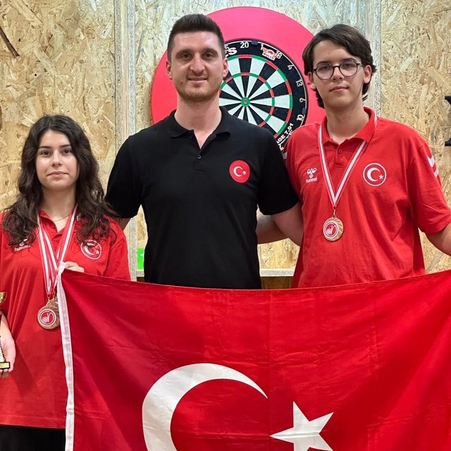 Yıldırımlı dartçılardan milli gurur