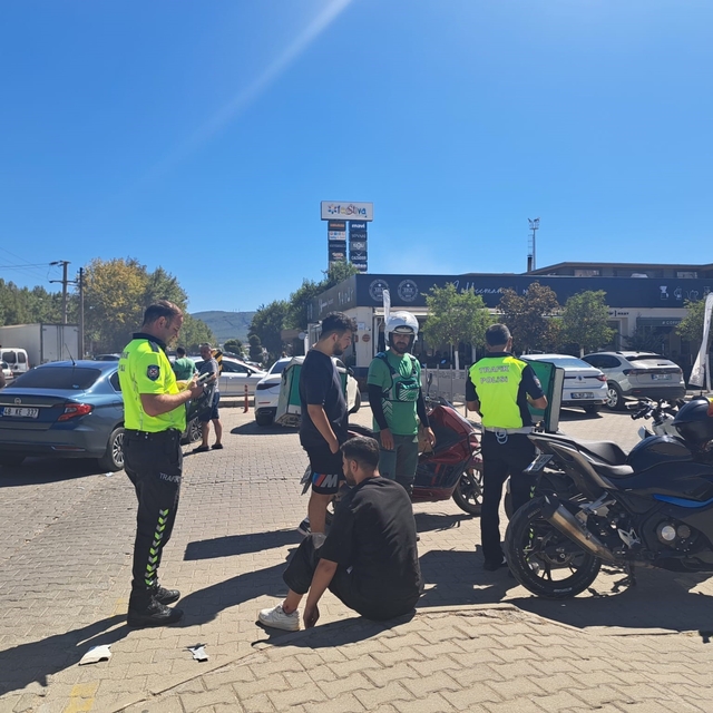 Menteşe'de motosiklet ve otomobil çarpıştı: 1 yaralı