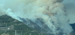 Mersin'deki orman yangını sürüyor
