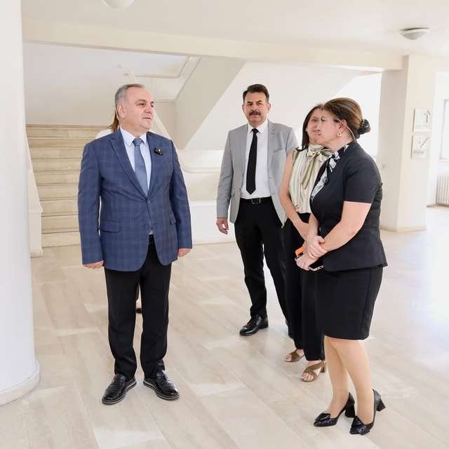 Rektör Prof. Dr. Altun, Mimarlık Fakültesi'ndeki tamamlanan tadilat çalışma...