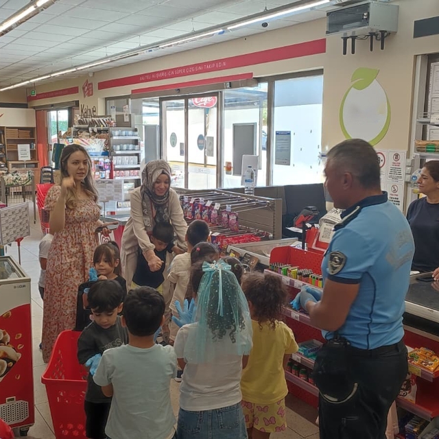 Zabıta Haftası'nda miniklerden anlamlı denetim