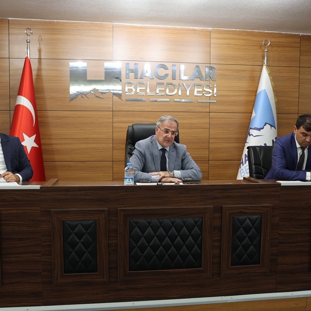 Başkan Özdoğan: "Her karar Hacılar'ın geleceği için"