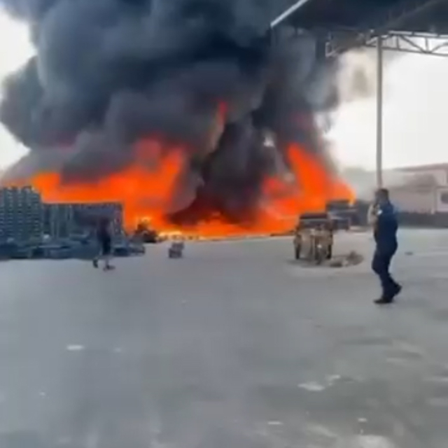 Adana'da sebze halinde yangın
