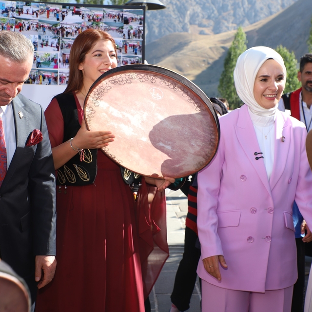 Bakan Göktaş: "Güçlü aileler, güçlü gelecek demek"
Aile ve Sosyal Hizmetler...