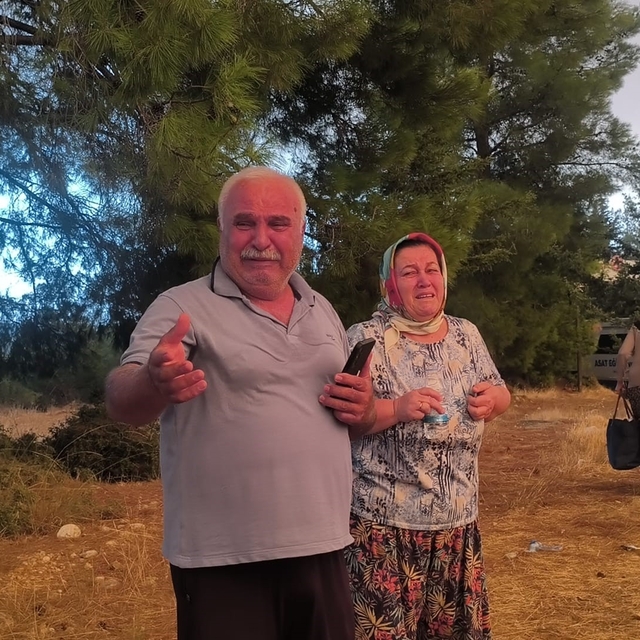 Yangını gözyaşları içinde izlediler