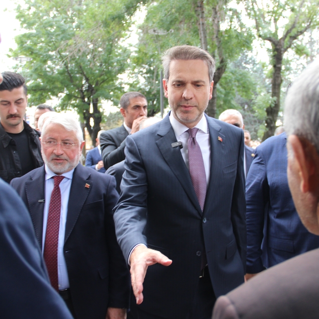 Bakan Bayraktar, Çorum'da vatandaşlarla buluştu
