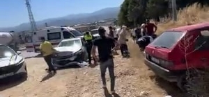 Otomobiller çarpıştı; 2'si çocuk, 6 yaralı