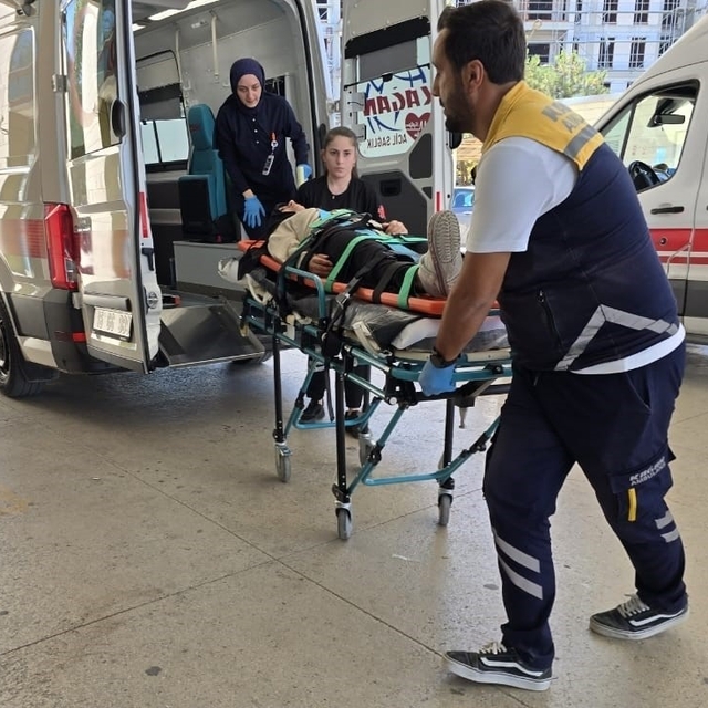Bursa'da otomobiller kafa kafaya çarpıştı: 6 yaralı