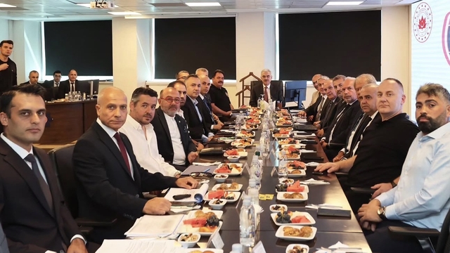 Türkiye-İtalya maçı öncesi Bursa'da güvenlik toplantısı