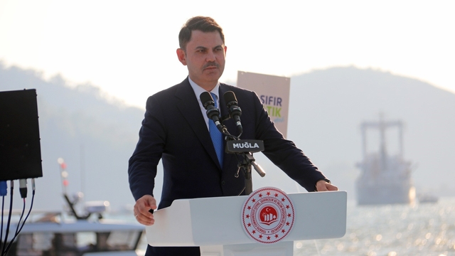 Bakan Kurum: "DERİA, denizin Google Maps'i olacak"
Fethiye-Göcek Özel Çevre Koruma Bölgesi'ndeki Fethiye İç Körfez'de dip çamuru temizliği için ilk adım atıldı