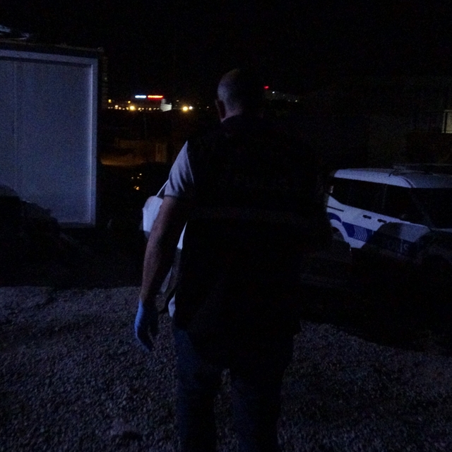 İş yerinde iki arkadaş arasında silahlı kavga: 1 yaralı