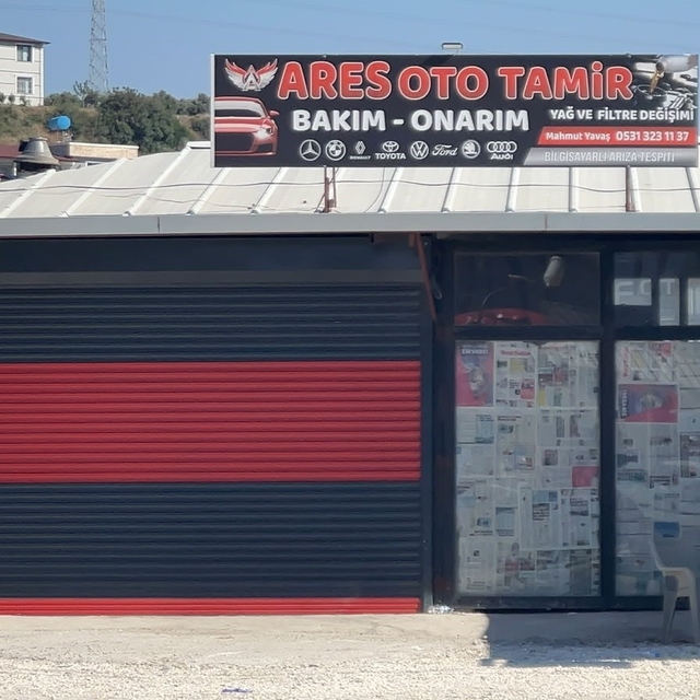 Aracın motor kısmında yaşanan patlama sonrası başına parça isabet eden 13 y...