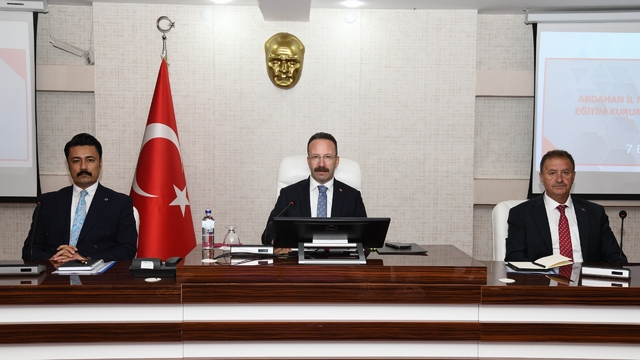 Vali Yamlı Başkanlığında, Eğitim kurumu müdürleri toplantısı düzenlendi
