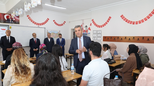Erzurum'da Türkiye Yüzyılı Maarif Modeli seminerleri