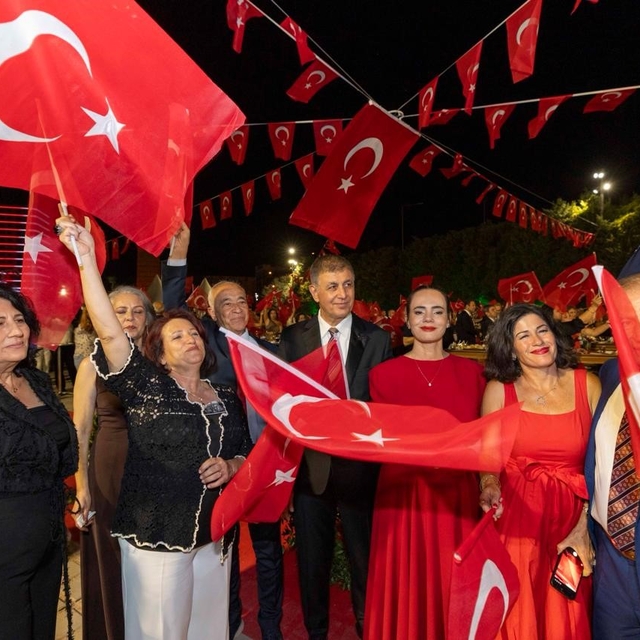 Kurtuluşun 104'üncü yıl coşkusu 9 Eylül Resepsiyonu ile başladı
Başkan Tuga...