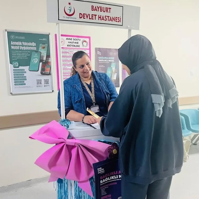 Bayburt'ta anne adaylarına gebe okulu ve mobil uygulama tanıtıldı