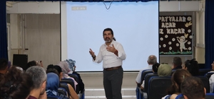 Bilecik'te Velilere Türkiye Yüzyılı Maarif Modeli eğitimi verildi