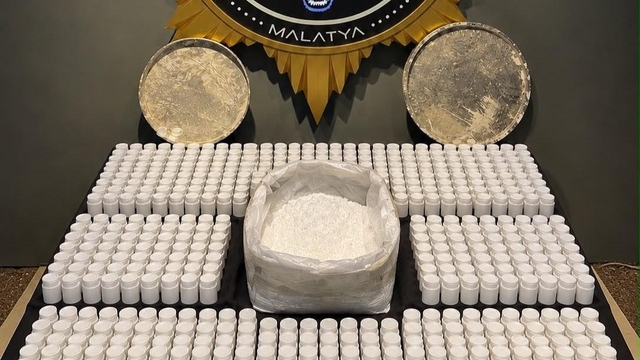 Malatya'da sentetik ecza operasyonu: 2 gözaltı