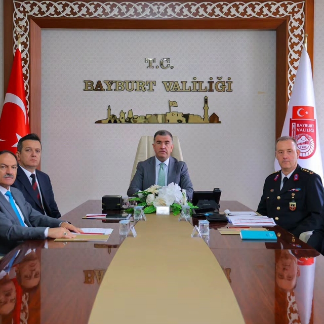 Vali Eldivan VKS üzerinden 'Yurt Güvenliği' toplantısına katıldı