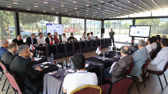 AOSB'de sanayicilere Azerbaycan'da yatırım fırsatları anlatıldı