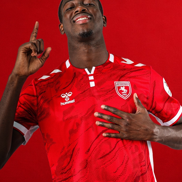 Samsunspor, Ali Badra Diabate'yi Suudi Arabistan'a sattı
Ali Badra Diabaté,...