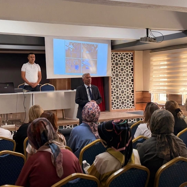 Karapınar'da okul öncesi öğretmenlerine Türkiye Yüzyılı Maarif Modeli semin...