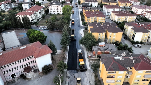 Gölcük'te 600 metrelik cadde yenilendi
