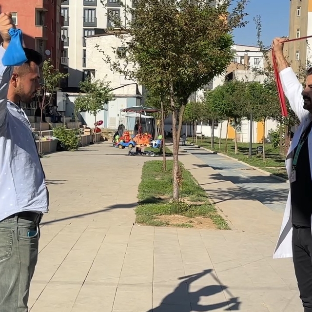 Yüksekova'da parklar sağlık sahnesine dönüştü