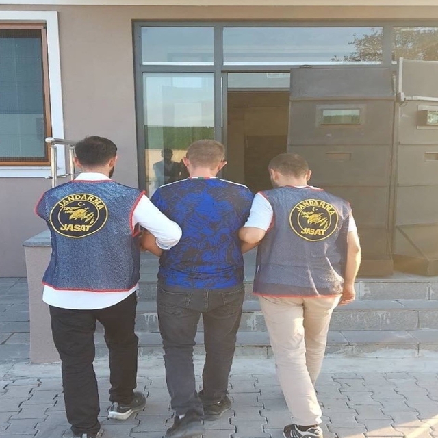 Çanakkale'de çeşitli suçlardan aranan 7 şüpheli tutuklandı