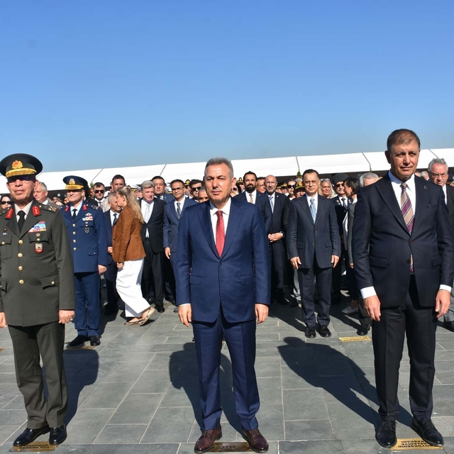 İzmir'de 9 Eylül kutlamaları 'Zafer Yürüyüşü' ile başladı (2)