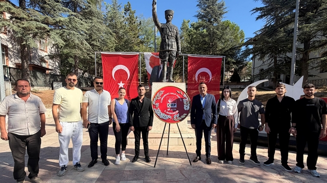 Bilecik'te CHP'nin kuruluş yıl dönümünü kutlandı
Başkan Kazım Yağmur; "Temiz siyaset, temiz toplum ve temiz bir devlet düzeni için mücadelemizi kararlılıkla sürdüreceğiz"