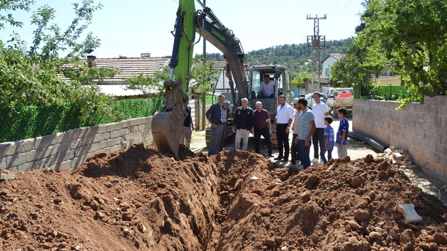 Emet'te köylerin altyapı çalışmaları yerinde incelendi