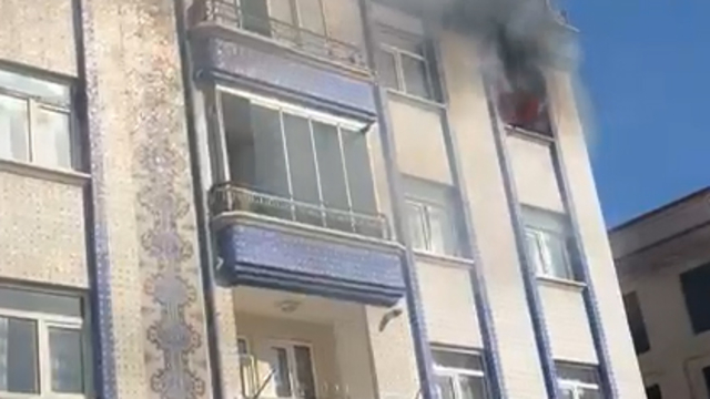 2 yaşındaki çocuk çakmakla oynarken evi yaktı
