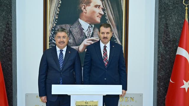 Millî Savunma Bakan Yardımcısı Ayhan, Vali Yılmaz'ı ziyaret etti