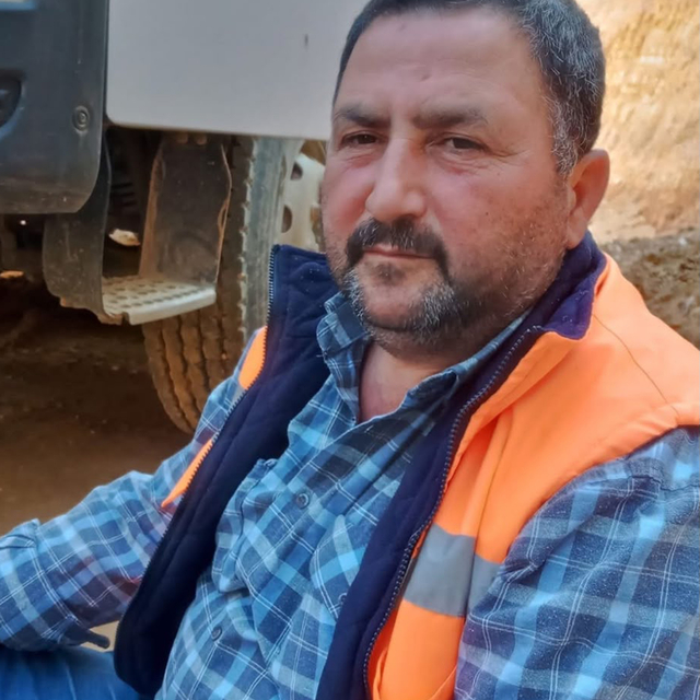 Aksu yangını 3'üncü gününde; mahalleli parasını cebinden ödediği suyla havu...
