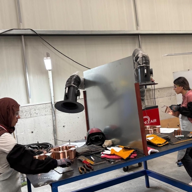 Manisa'da 'Sanayide Kadın Eli" projesinde önemli aşama
Kadın kaynakçılar me...