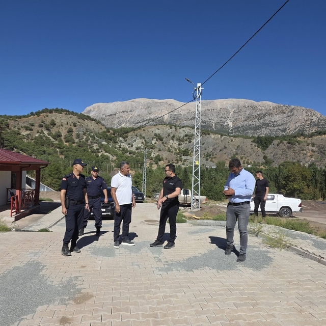 Kaymakam Algın, deprem konutlarındaki çalışmaları inceledi