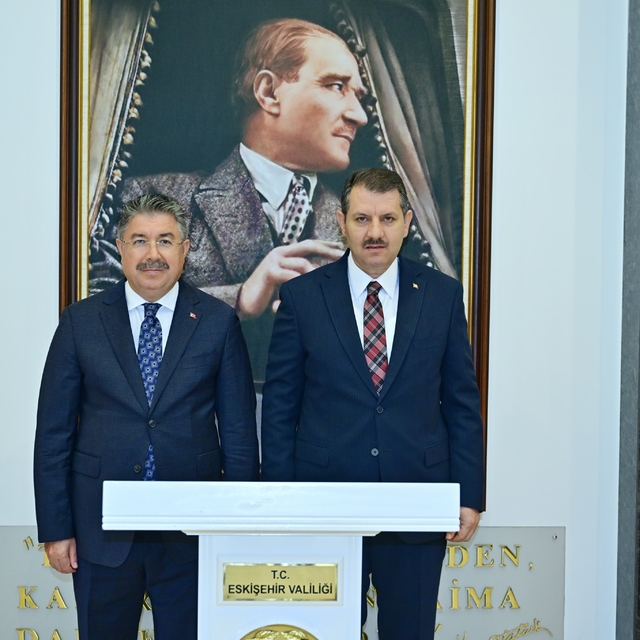 Millî Savunma Bakan Yardımcısı Ayhan, Vali Yılmaz'ı ziyaret etti