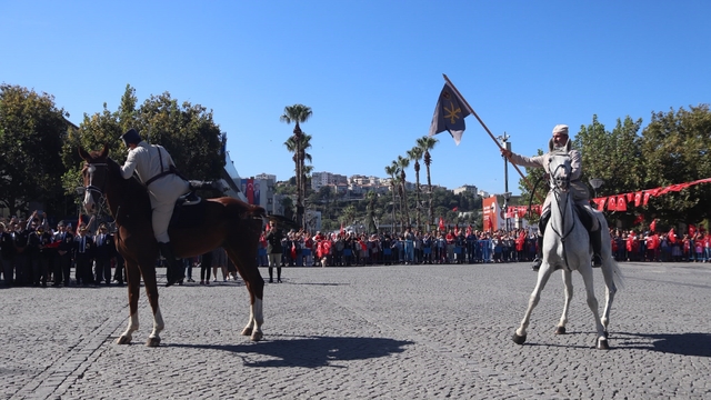 İzmir'in düşman işgalinden kurtuluşu törenlerle kutlandı