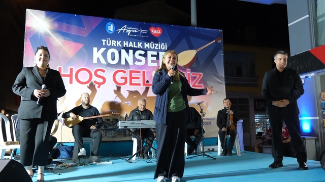 Çorum Belediyesi'nin mahalle şenliğinde vatandaşlar unutulmaz bir akşam yaşadı