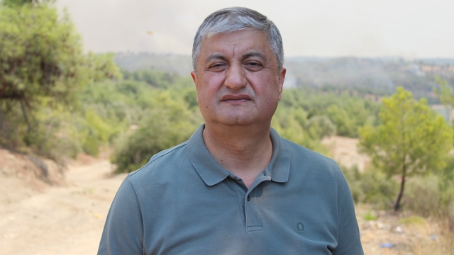 Adana'da 3 ilçede çıkan yangında 835 kişi tahliye edildi
Adana Valisi Mustafa Yavuz, Aladağ ilçesinde yangının kontrol altına alındığını, 15 mahallede yangının etkili olduğunu söyledi
