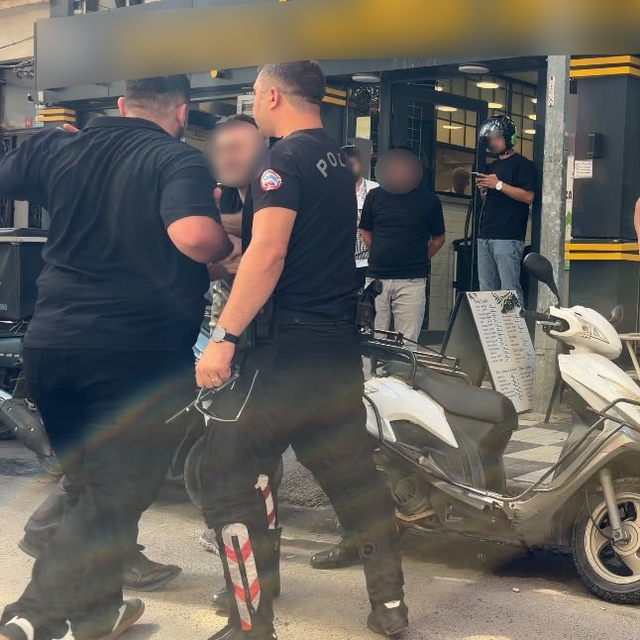 Kırklareli'nde bir şahsın babasını darbettiği anlar kameraya yansıdı
Baba i...