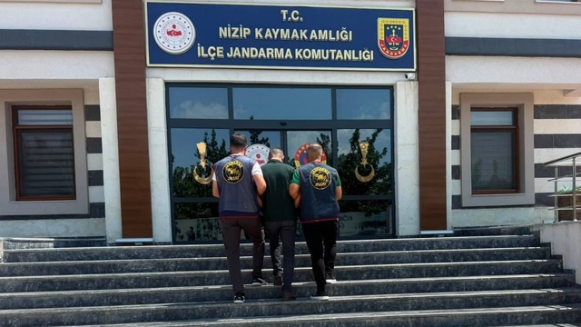 Kesinleşmiş 10'ar yıl cezayla aranan 2 şahıs yakalandı