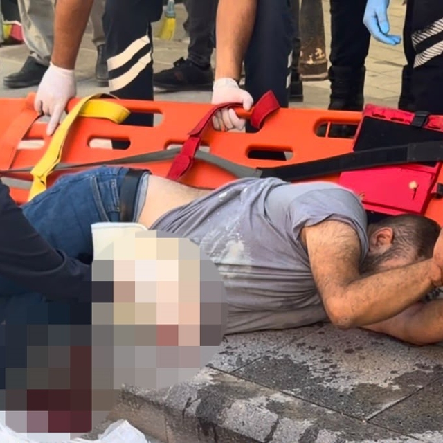 Hırdavatçıdan aldığı bıçakla kendini yaraladı