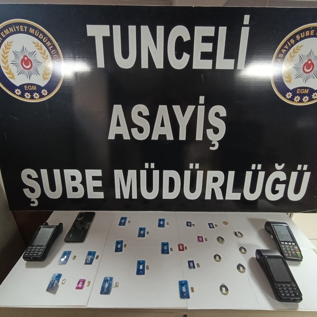 Sahte altınla kuyumcuları dolandıran 2 şüpheli yakalandı