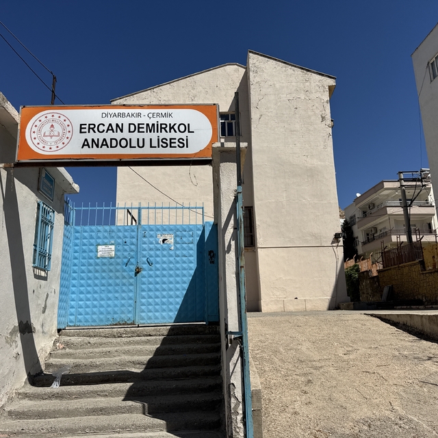 Çermikte yarım asırlık okul yıkılıyor