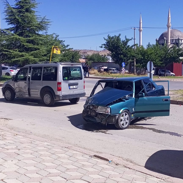 Elazığ'da trafik kazası: 2 yaralı