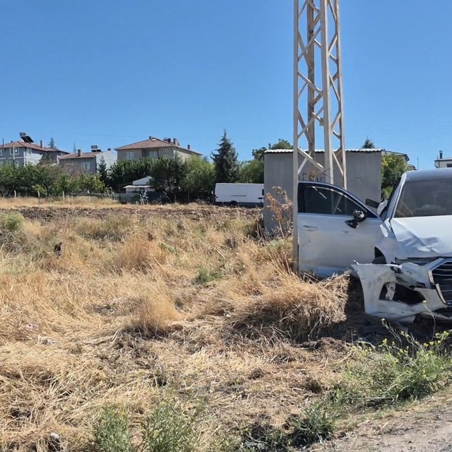 İki otomobilin karıştığı kazada 5 kişi yaralandı
Çarpışan otomobillerden bi...