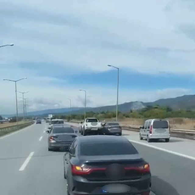 Otoyolda düğün konvoyu oluşturan sürücülere ceza yağdı
